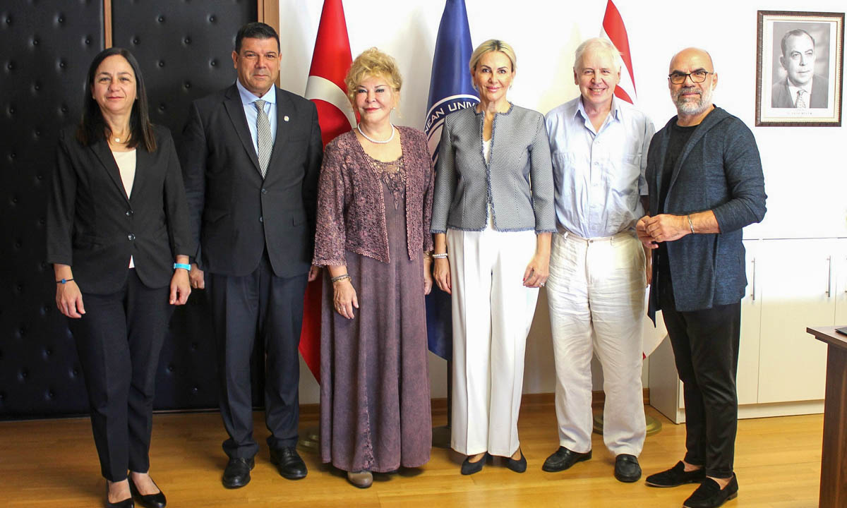 Dünyaca Ünlü Piyanist Gülsin Onay DAÜ Rektörü Prof. Dr. Hasan Kılıç’ı Ziyaret Etti