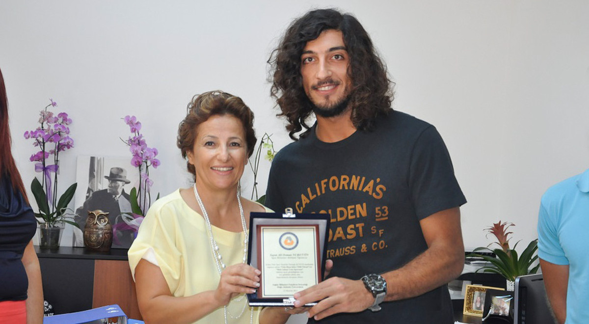 Student of EMU Health Sciences Faculty Received “Mete Adanır Player of the Year Award”